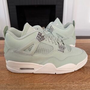 Air Jordan 4 Retro - Seafoam/Sail - Womens Size 11/Mens 9.5 - HV0823-003 - New